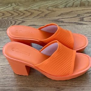 Chunky heel sandals with platform 🧡